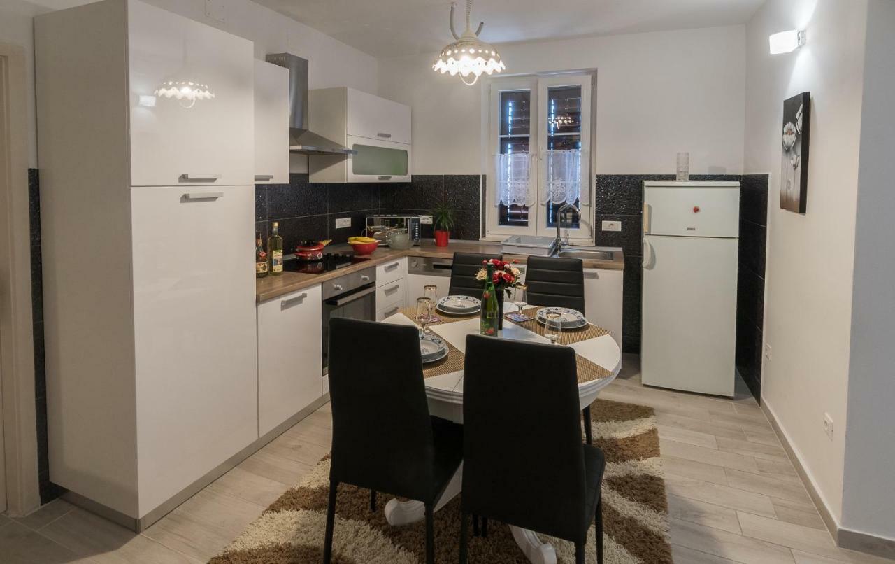 Apartment Batinica Šibenik Exteriör bild